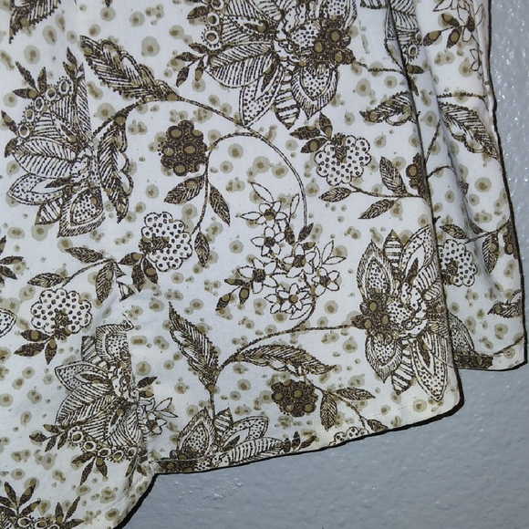 Badic Editions Brown Floral Top - Picture 4 of 6